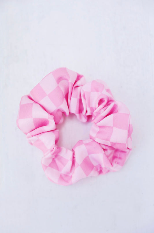Checked-In Scrunchie in Pink