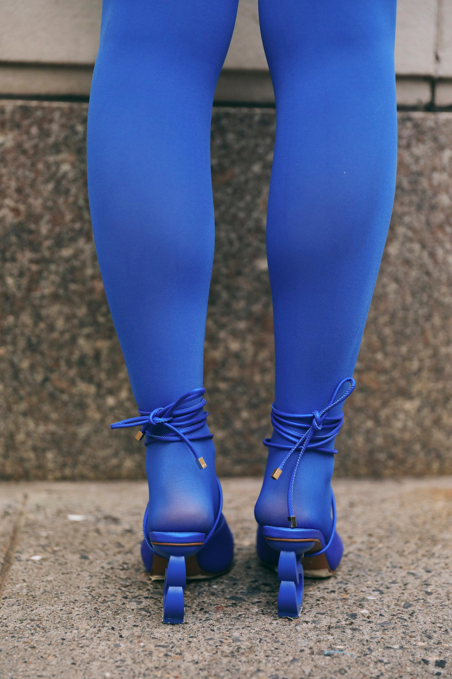 Lilian Heel in Blue