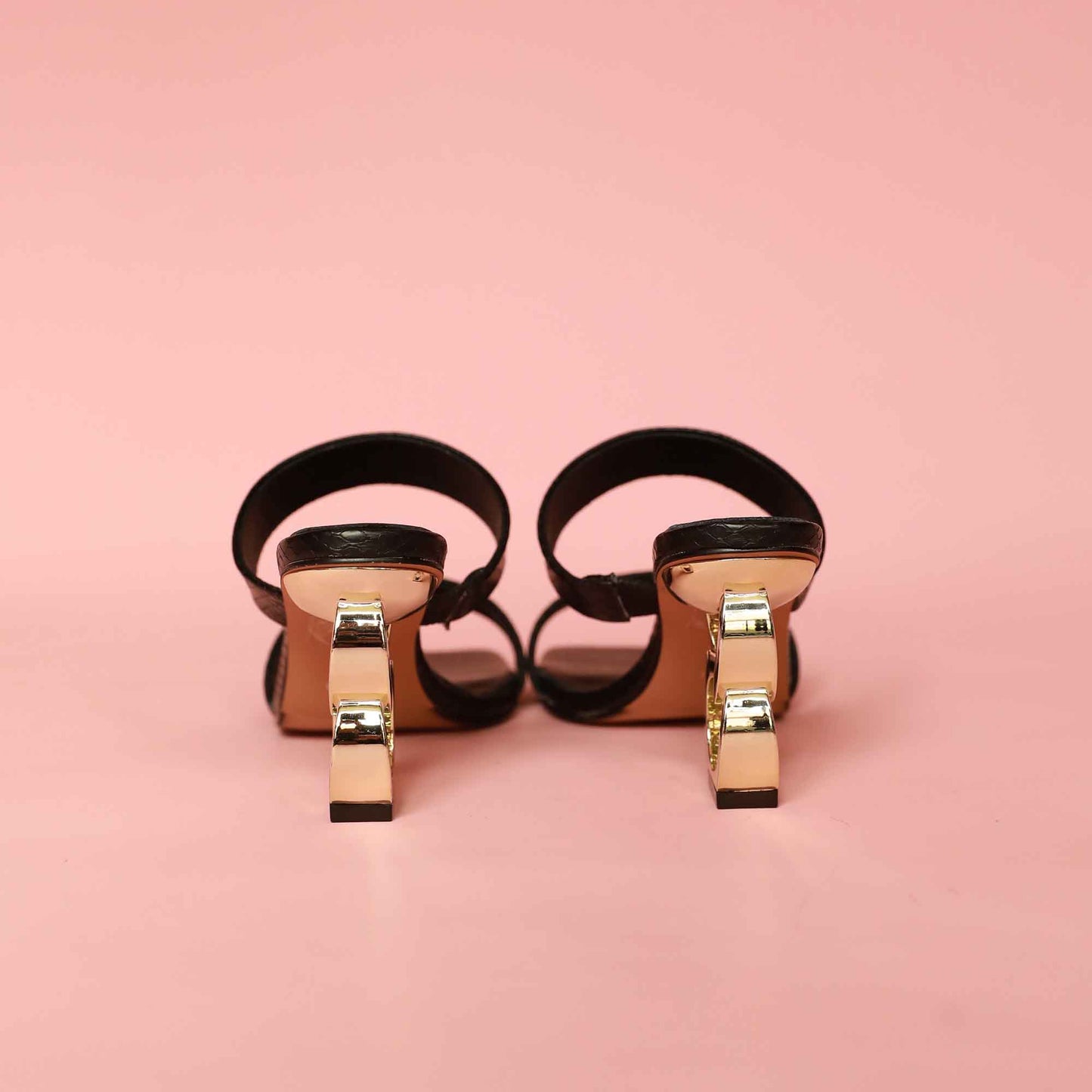 Lilian Heel